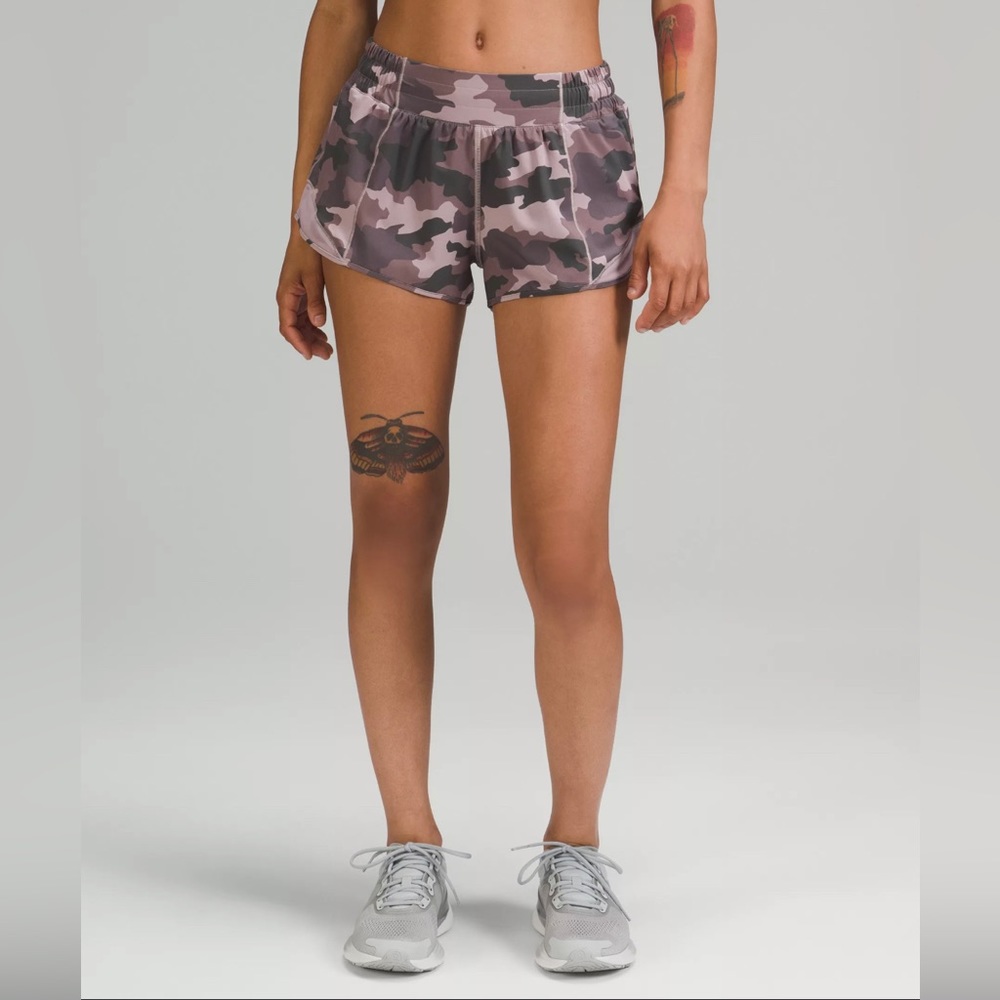 Lululemon hotty hot purple camo shorts 4in